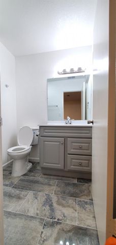 24 Church St, Empire, CA 95319