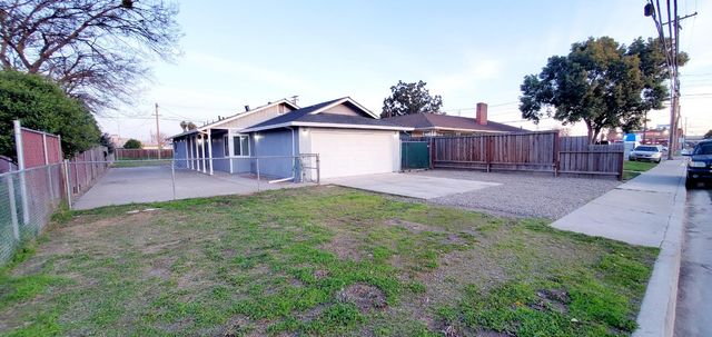 24 Church St, Empire, CA 95319