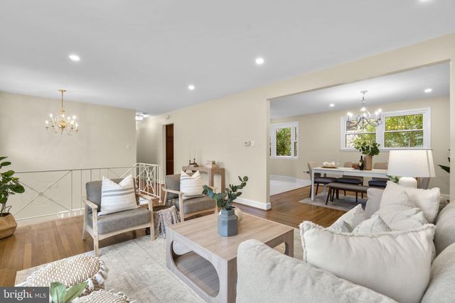 6412 HOLLINS DR, Bethesda, MD 20817