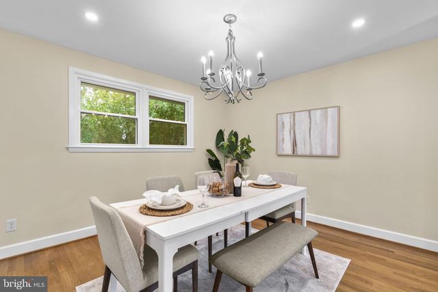 6412 HOLLINS DR, Bethesda, MD 20817