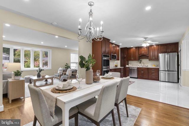 6412 HOLLINS DR, Bethesda, MD 20817