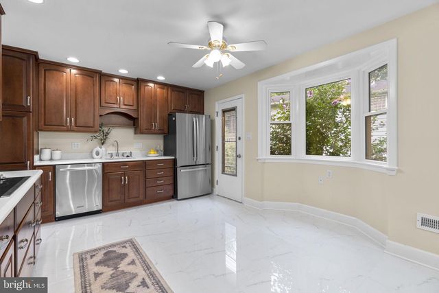 6412 HOLLINS DR, Bethesda, MD 20817