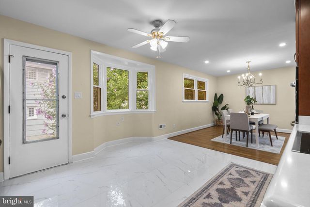 6412 HOLLINS DR, Bethesda, MD 20817