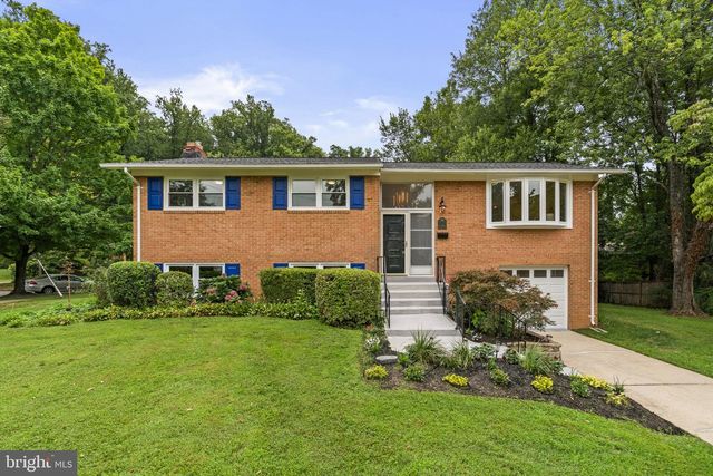 6412 HOLLINS DR, Bethesda, MD 20817