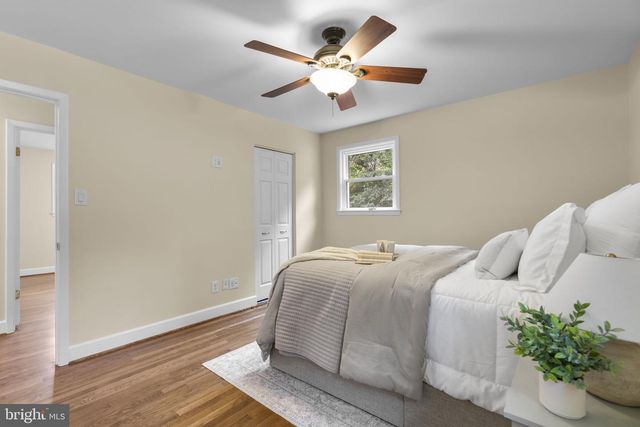 6412 HOLLINS DR, Bethesda, MD 20817