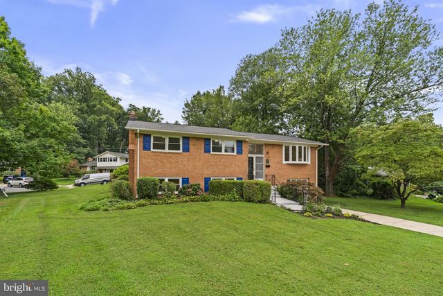 6412 HOLLINS DR, Bethesda, MD 20817
