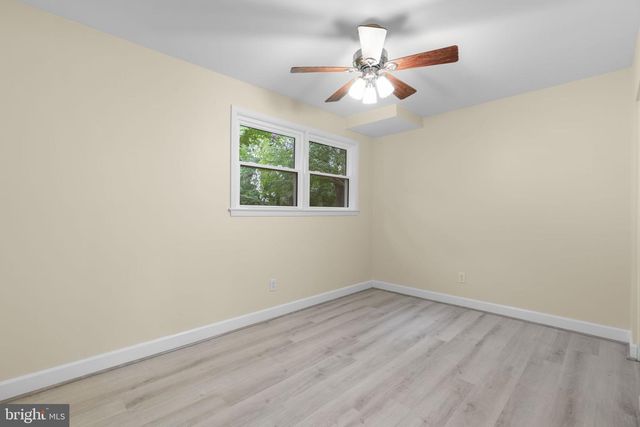 6412 HOLLINS DR, Bethesda, MD 20817