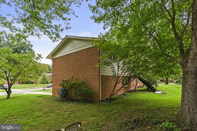 6412 HOLLINS DR, Bethesda, MD 20817