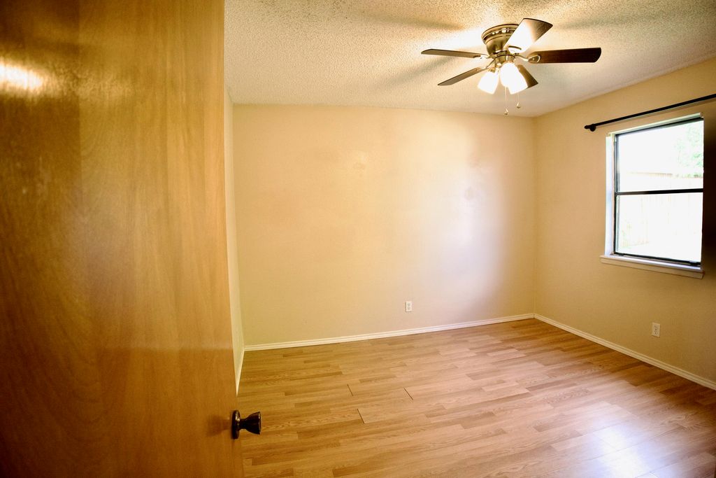 Image 12 of property listing at 1339 Fox Hollow Street, San Angelo, TX 76905
