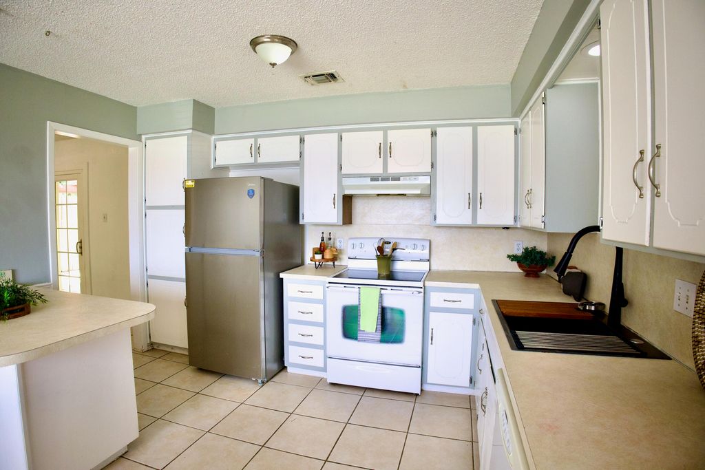 Image 19 of property listing at 1339 Fox Hollow Street, San Angelo, TX 76905