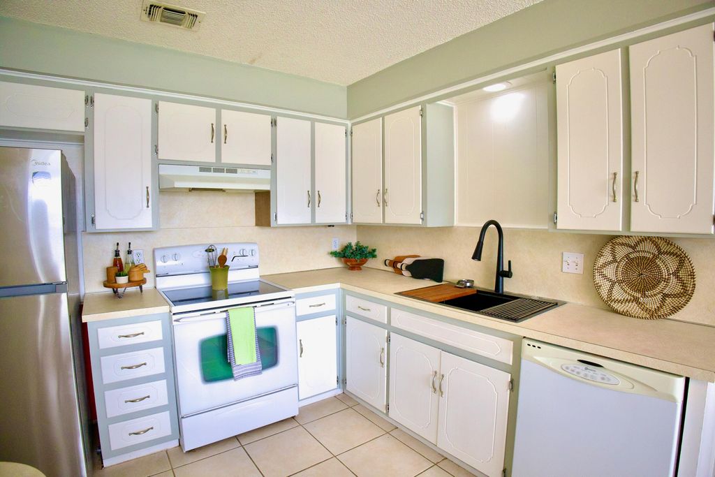 Image 20 of property listing at 1339 Fox Hollow Street, San Angelo, TX 76905