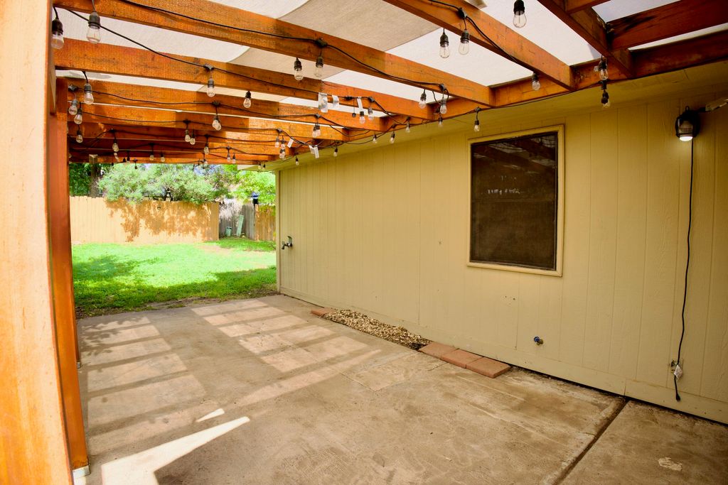 Image 23 of property listing at 1339 Fox Hollow Street, San Angelo, TX 76905