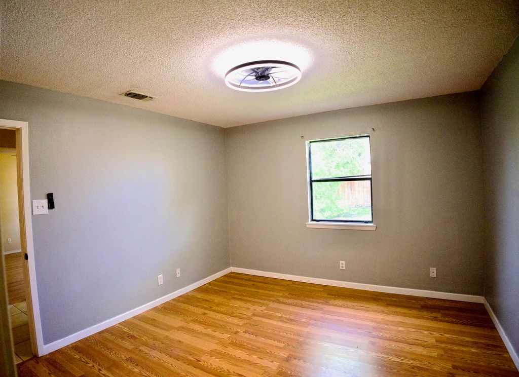 Image 7 of property listing at 1339 Fox Hollow Street, San Angelo, TX 76905