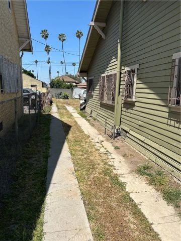 5859 S figueroa, Los Angeles, CA 90003