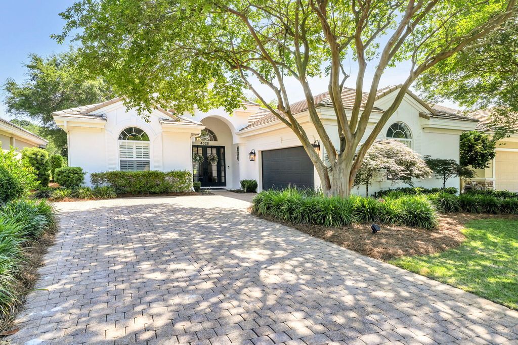 4328 Carriage Lane, Destin, FL 32541