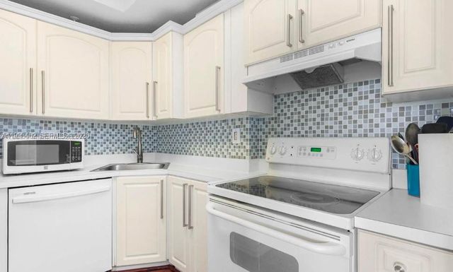 3500 Coral Way 1406, Miami, FL 33145