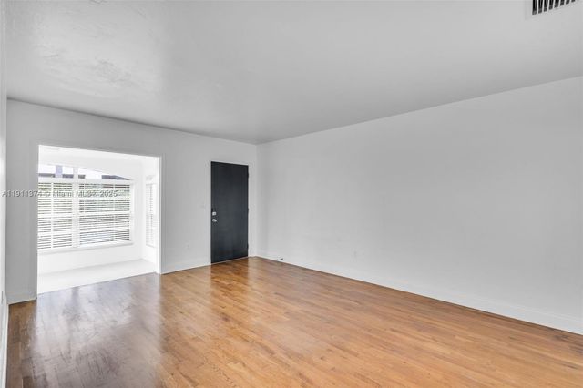 10 Century Ln, Miami Beach, FL 33139