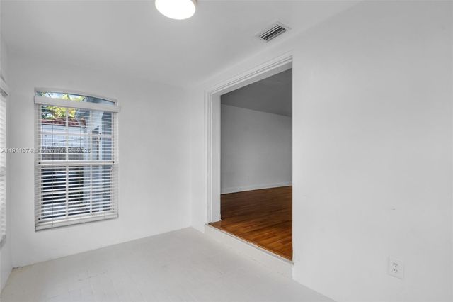 10 Century Ln, Miami Beach, FL 33139