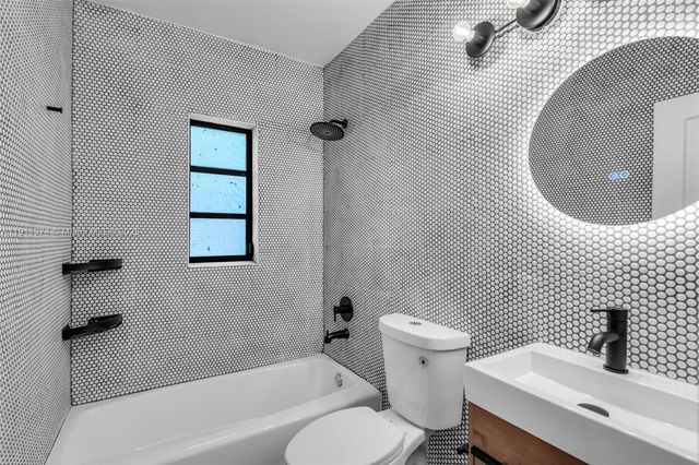 10 Century Ln, Miami Beach, FL 33139