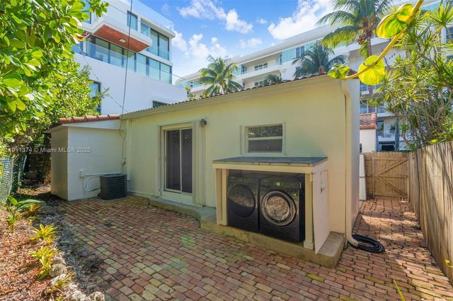 10 Century Ln, Miami Beach, FL 33139