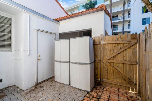 10 Century Ln, Miami Beach, FL 33139