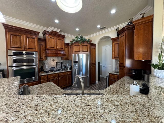 6276 Hilltop Drive, Sanger, CA 93657