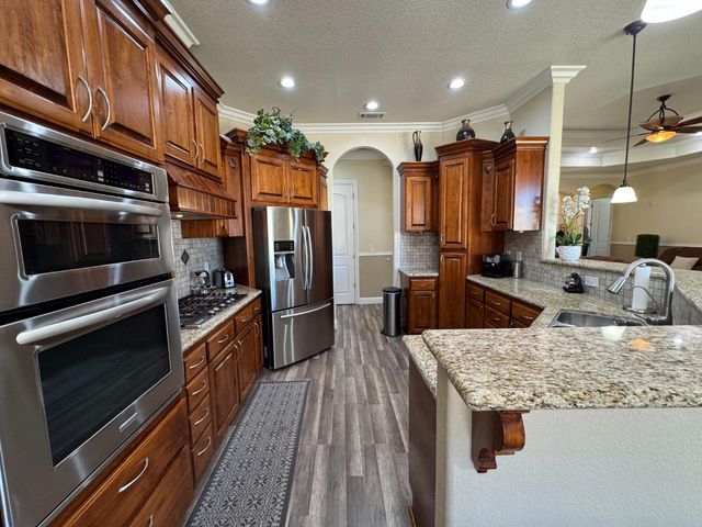 6276 Hilltop Drive, Sanger, CA 93657