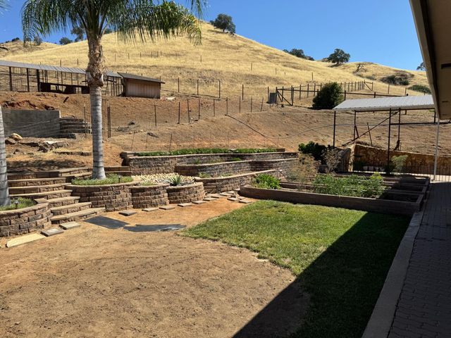 6276 Hilltop Drive, Sanger, CA 93657