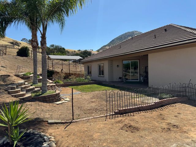 6276 Hilltop Drive, Sanger, CA 93657