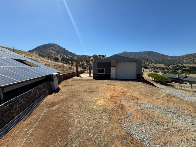 6276 Hilltop Drive, Sanger, CA 93657