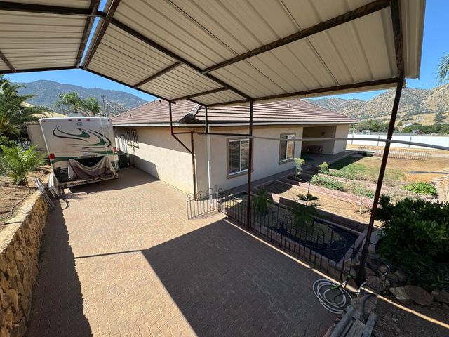 6276 Hilltop Drive, Sanger, CA 93657