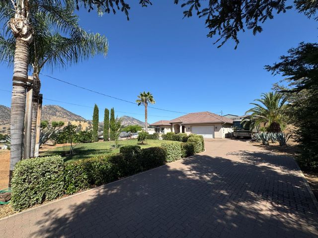 6276 Hilltop Drive, Sanger, CA 93657