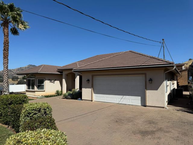 6276 Hilltop Drive, Sanger, CA 93657