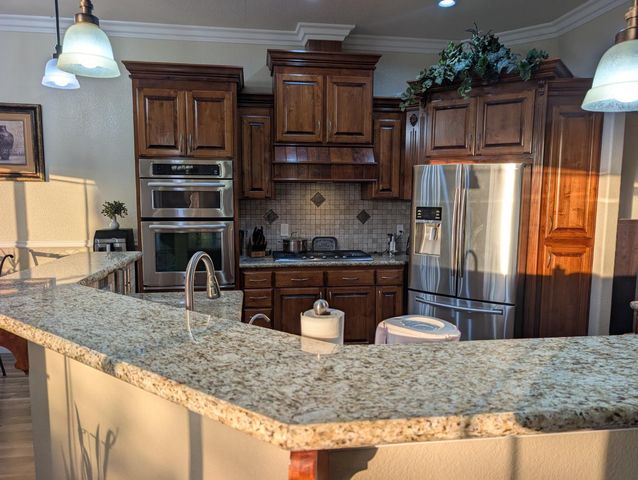 6276 Hilltop Drive, Sanger, CA 93657