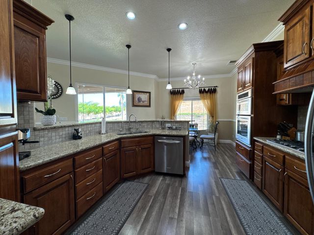 6276 Hilltop Drive, Sanger, CA 93657