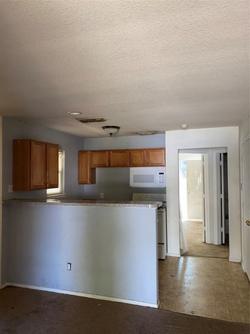 1248 Village Garden Drive, Azle, TX 76020