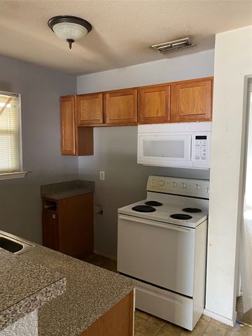 1248 Village Garden Drive, Azle, TX 76020