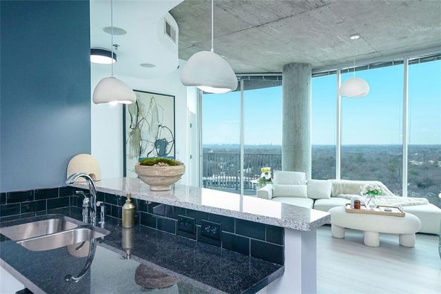 361 17th NW Street 2122, Atlanta, GA 30363