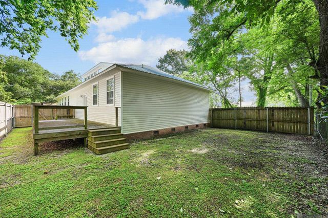 431 E Josephine St, Gonzales, LA 70737
