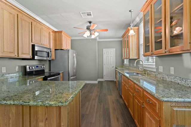 431 E Josephine St, Gonzales, LA 70737