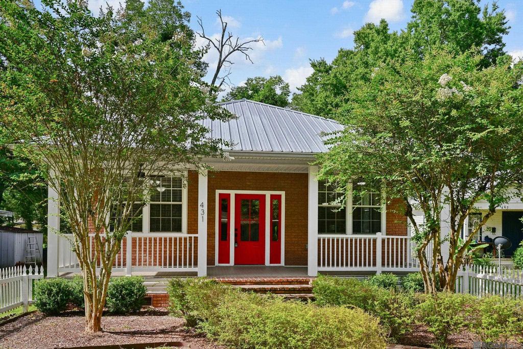 431 E Josephine St, Gonzales, LA 70737
