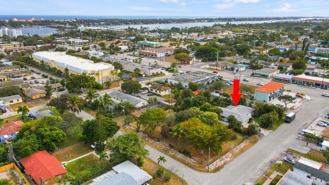 420 N 5th Street, Lantana, FL 33462