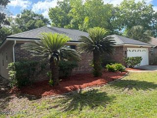 1614 PONDEROSA PINE Drive E, Jacksonville, FL 32225