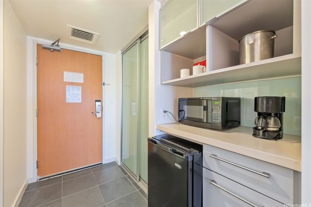 410 Atkinson Drive 3410, Honolulu, HI 96814