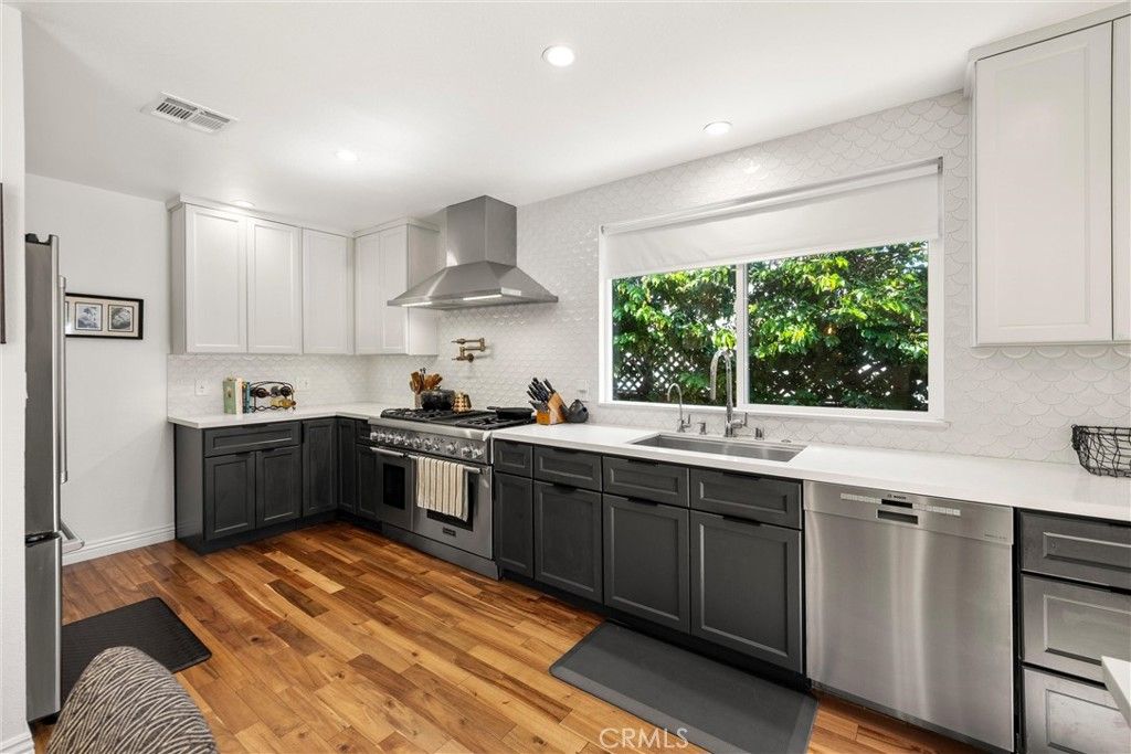 Image 11 of property listing at 6439 Gaynor, Van Nuys, CA 91406