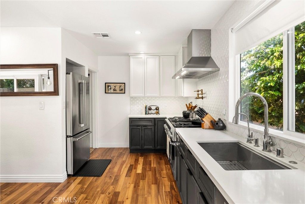 Image 12 of property listing at 6439 Gaynor, Van Nuys, CA 91406