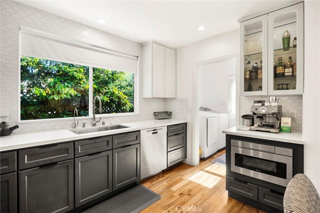 Image 14 of property listing at 6439 Gaynor, Van Nuys, CA 91406