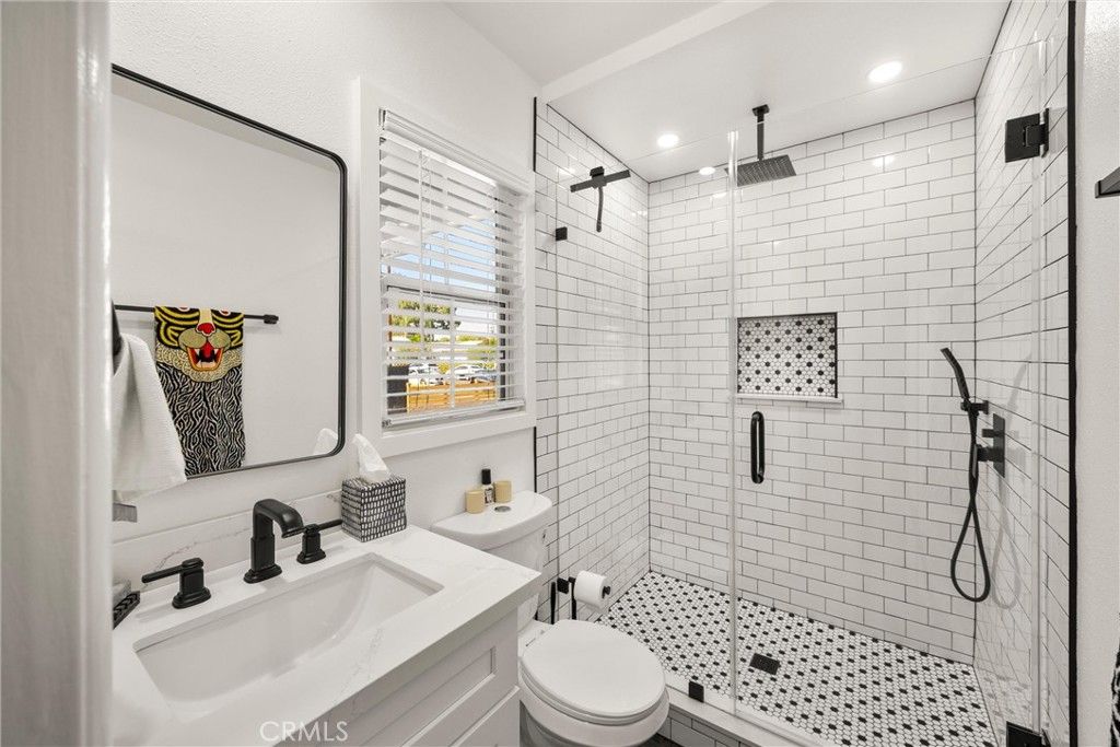 Image 15 of property listing at 6439 Gaynor, Van Nuys, CA 91406