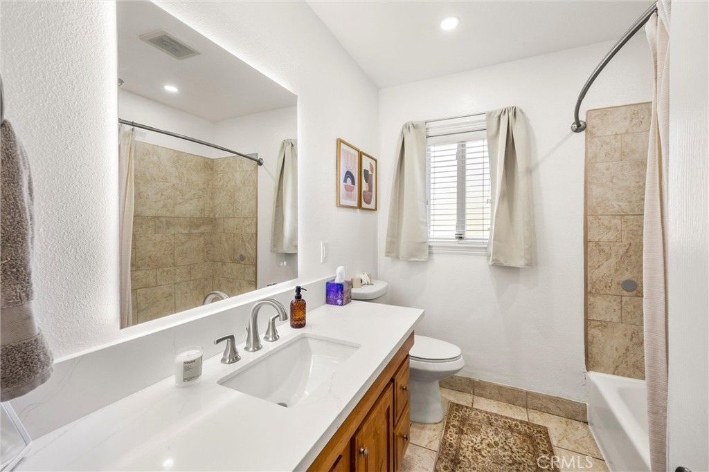 Image 17 of property listing at 6439 Gaynor, Van Nuys, CA 91406