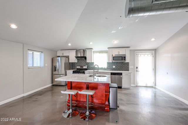1034 E ELM Street, Phoenix, AZ 85014